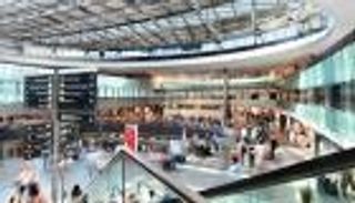 "استخدمها أو اتركها".. أزمة الشوارع تنتقل لمطارات أوروبا