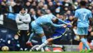 كيف تابعت جماهير إكسبو 2020 دبي قمة مان سيتي ضد تشيلسي؟ (صور)