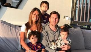 ميسي مع عائلته