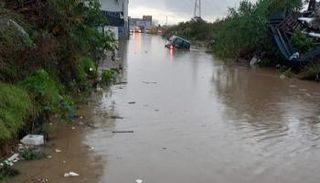 المياه تغمر الطرق ببع ضواحي تل أبيب