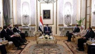 الدكتور مصطفى مدبولي أثناء استقباله ألوك شارما