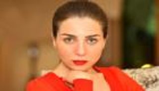 بطريقة كوميدية.. مي عز الدين تعلن إصابة والدتها بكورونا (فيديو)