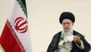 تويتر "يصفي" أحد حسابات خامنئي للأبد.. ماذا قال الإيرانيون؟