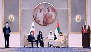 جانب من توقيع الاتفاقيات بين الإمارات وكوريا الجنوبية