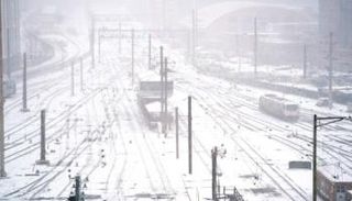 عاصفة ثلجية تجتاح شوق الولايات المتحدة الأمريكية