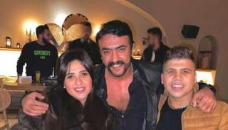 العوضي وياسمين وعمر كمال 