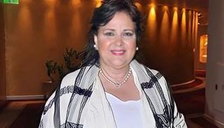 الفنانة الراحلة دلال عبد العزيز 
