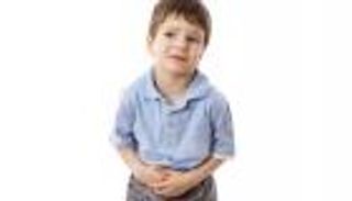 الإمساك لدى الأطفال.. متى يجب استشارة الطبيب؟