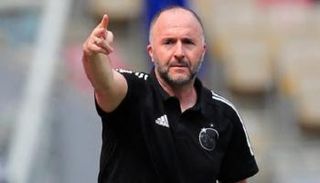 جمال بلماضي مدرب منتخب الجزائر 