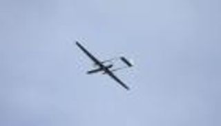 جريمة حوثية جديدة.. جرحى مدنيون في هجوم بمسيرة غربي اليمن