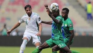 يوسف بلايلي نجم منتخب الجزائر