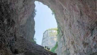 كهوف منطقة الألب الفرنسية