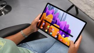 جهاز Galaxy Tab S8 - أرشيفية