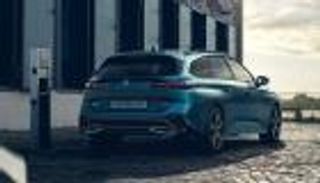 بيجو تكشف النقاب عن سيارتها e-308 الكهربائية الجديدة