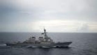 الصين تتهم أمريكا بإدخال سفينة حربية لمياهها الإقليمية