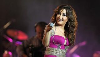 المغنية التونسية لطيفة (أرشيفية)