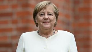 المستشارة السابقة أنجيلا ميركل