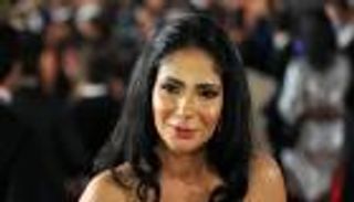 منى زكي تغضب الجمهور بمشهد جريء في "أصحاب ولا أعز"