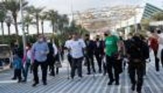إكسبو 2020 دبي.. محترف لبناني بعكازين يدعم قضايا المناخ