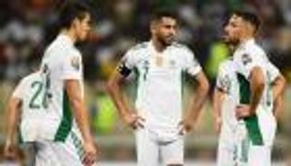 من الملعب الملعون إلى "المقبرة".. الجزائر تتحدى المجهول لأجل المونديال