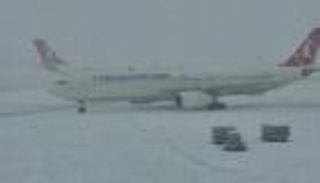 الثلوج تعطل الطيران التركي.. إلغاء 31 رحلة