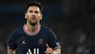 ليونيل ميسي بقميص باريس سان جيرمان