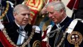 إليزابيث تدخلت.. خلاف "صادم" بين الأمير تشارلز وشقيقه أندرو