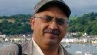 بريطاني يضرب عن الطعام داخل سجون طهران