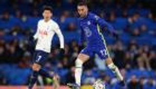 "ارتدى ثوب محرز".. ماذا قال توخيل ونيفيل عن هدف زياش المذهل؟