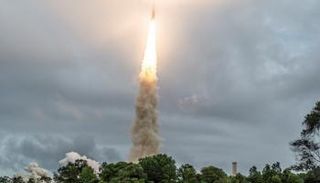 إطلاق صاروخ 