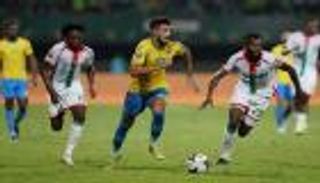 15 بطاقة و18 ركلة.. مباراة بوركينا فاسو ضد الجابون تشعل كأس أمم أفريقيا