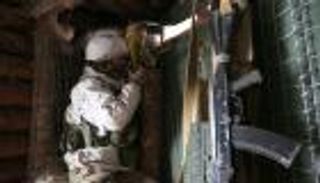 أوكرانيا وروسيا.. "الناتو" يحشد عسكريا ودول تسحب دبلوماسييها