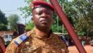 قائد انقلاب بوركينا فاسو.. ضابط شاب يرد على "أسئلة بلا إجابات" 