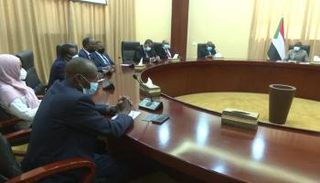 جانب من لقاء الهادي إديس وسفراء 