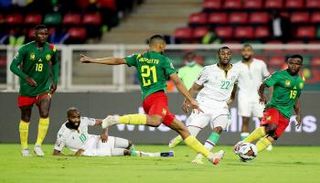 الكاميرون ضد جزر القمر