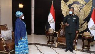 البرهان يستقبل السكرتيرة التنفيذية لمنظمة أجهزة الأمن والمخابرات الأفريقية 