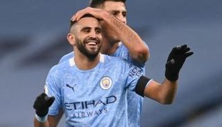 رياض محرز نجم فريق مانشستر سيتي ومنتخب الجزائر