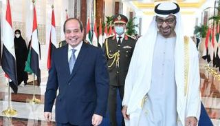 الشيخ محمد بن زايد آل نهيان خلال استقباله السيسي