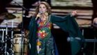 إكسبو 2020 دبي.. ملكة بوليرو تبهر عشاق الأغاني المكسيكية (صور)