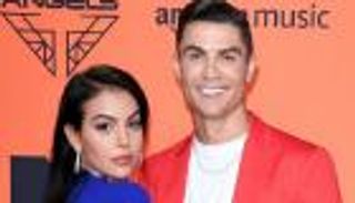 كريستيانو رونالدو يهنئ جورجينا بعيد ميلادها من على برج خليفة (فيديو)