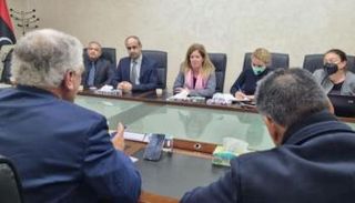 المستشارة الأممية في لقاء مع مسؤولين ليبيين