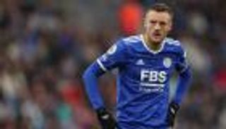 قبل "نعيم كرة القدم".. نجوم عملوا في وظائف عادية