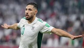 يوسف بلايلي نجم منتخب الجزائر