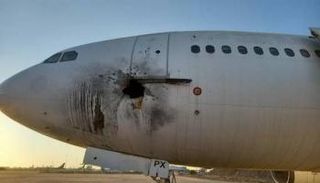 إصابة طائرة ركاب في مطار بغداد