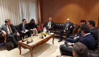 جانب من زيارة السفير التركي لدى ليبيا كنعان يلمز إلى بنغازي.