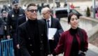 سر الشعر المستعار.. كريستيانو رونالدو يخطف الأضواء في "أنا جورجينا"