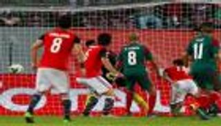 من يكسب الرهان؟.. مناوشات طريفة تشعل مباراة مصر والمغرب مبكرا