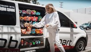 جائحة كوفيد تدخل العالم عصر المتاجر المتنقلة