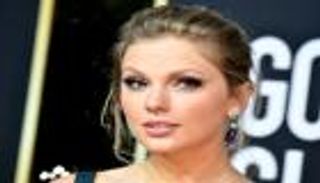 شخص يحاول اقتحام منزل تايلور سويفت.. والشرطة تتدخّل