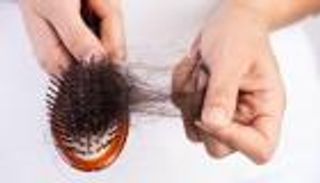 لتجنب تساقط الشعر.. احذروا هذه العادة أثناء الاستحمام